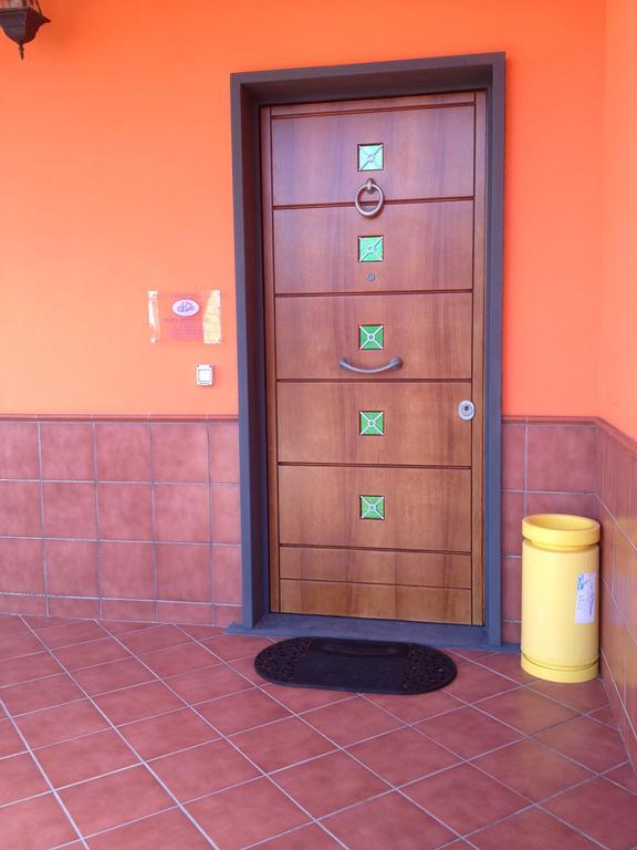 Orange Holiday Home ตอร์วายานีกา ภายนอก รูปภาพ